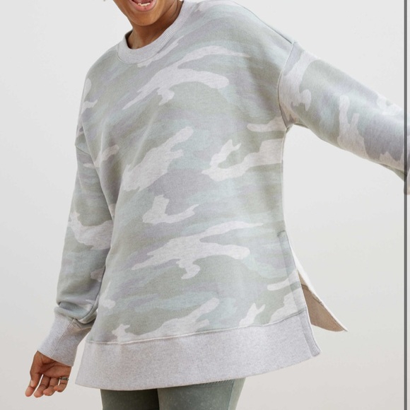aerie Tops - Aerie Camo sweatshirt